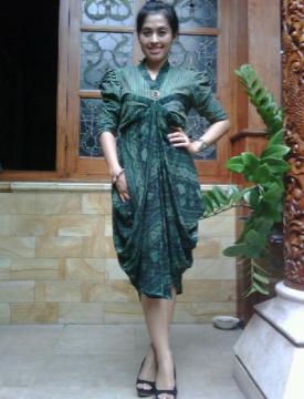 Model Baju Batik Lurik Wanita Kombinasi Polos Terbaru